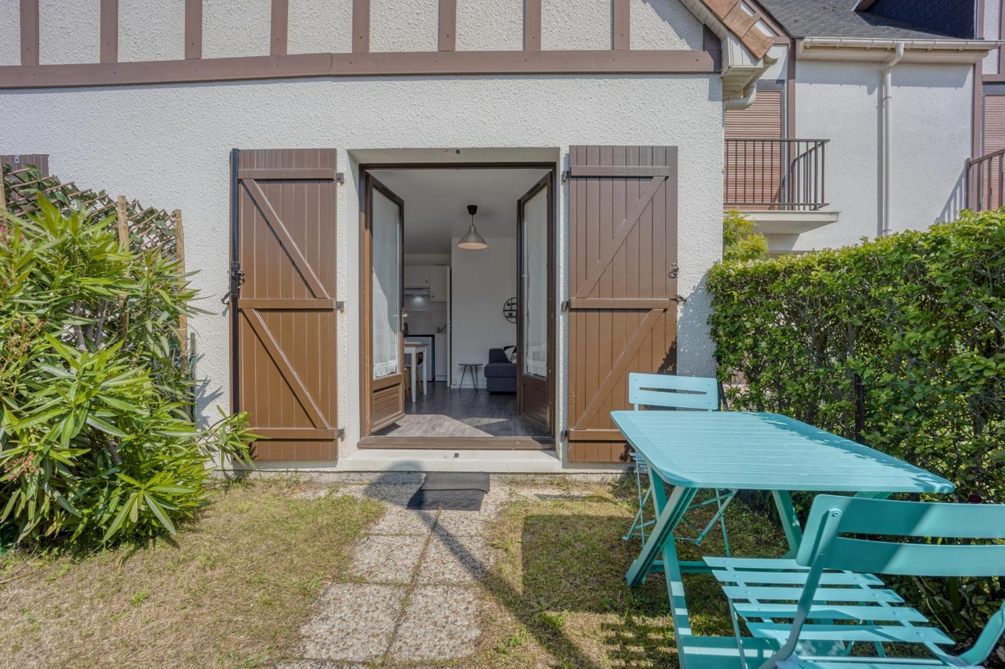 Le Petit Normand - Studio Avec Jardin A 500 M De La Plage Courseulles-sur-Mer Ngoại thất bức ảnh
